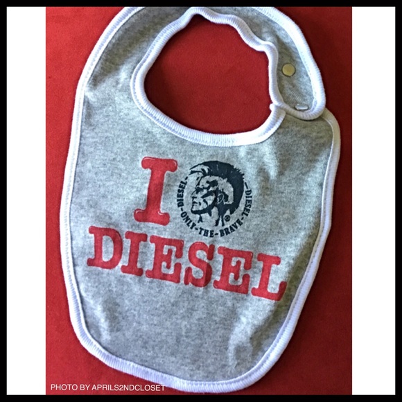 DIESEL GIFT SET BABY BODYSUIT BIB BEANIE HAT - Picture 4 of 8
